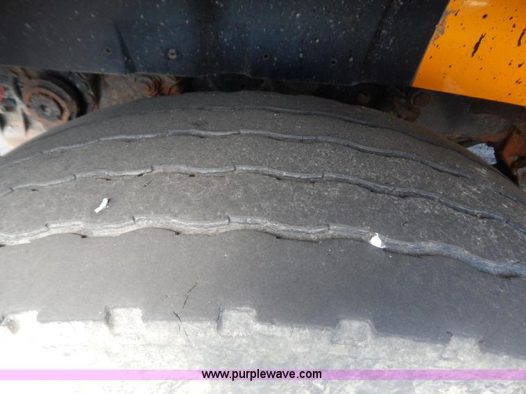 image for item G3483 1999 International 4900 tandem axle dump truck