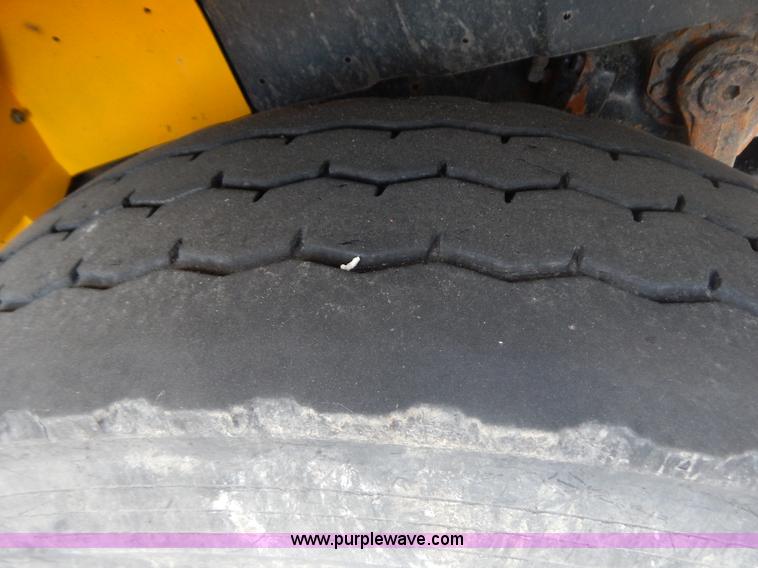 image for item G3483 1999 International 4900 tandem axle dump truck