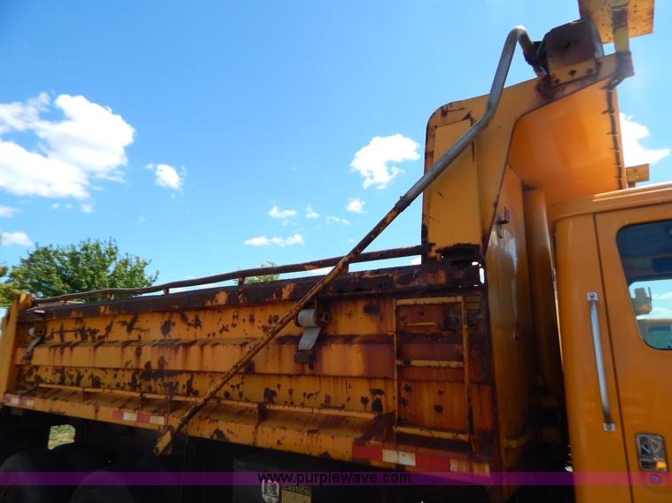 image for item G3483 1999 International 4900 tandem axle dump truck