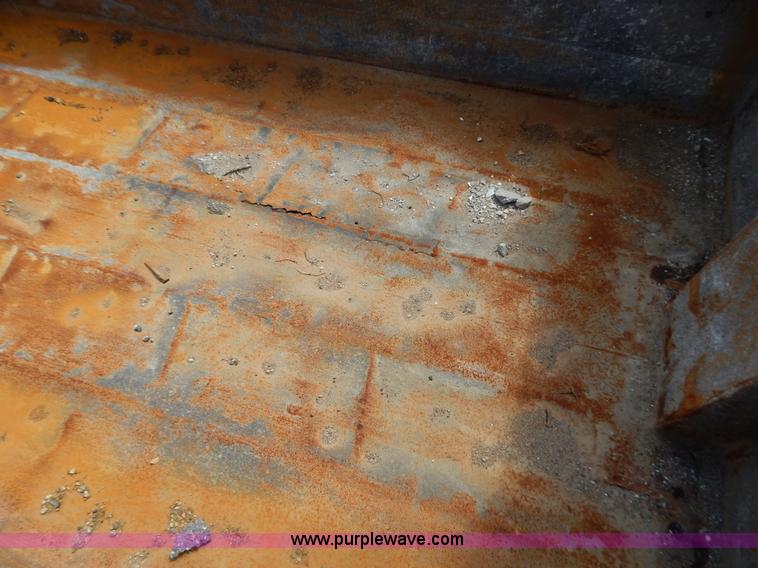 image for item G3483 1999 International 4900 tandem axle dump truck