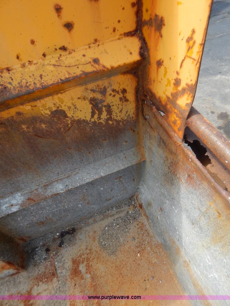 image for item G3483 1999 International 4900 tandem axle dump truck