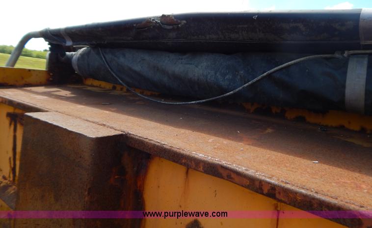 image for item G3483 1999 International 4900 tandem axle dump truck