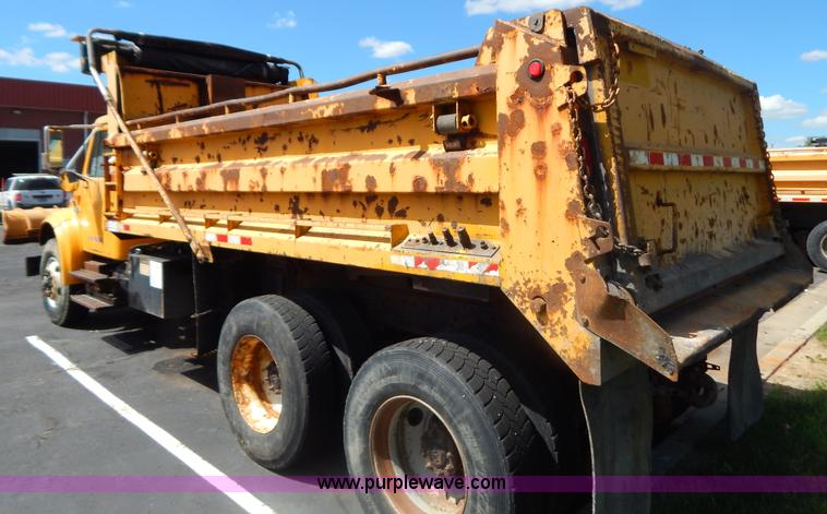 image for item G3483 1999 International 4900 tandem axle dump truck