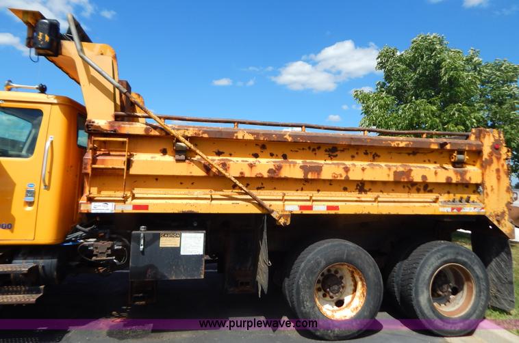 image for item G3483 1999 International 4900 tandem axle dump truck