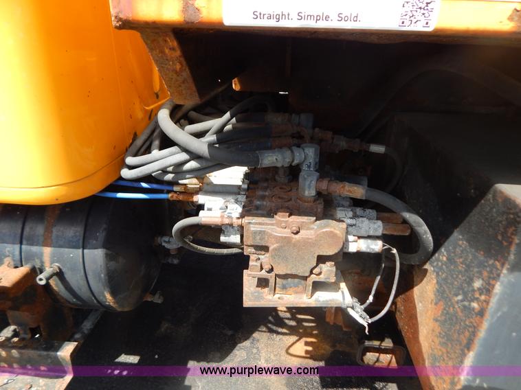 image for item G3483 1999 International 4900 tandem axle dump truck