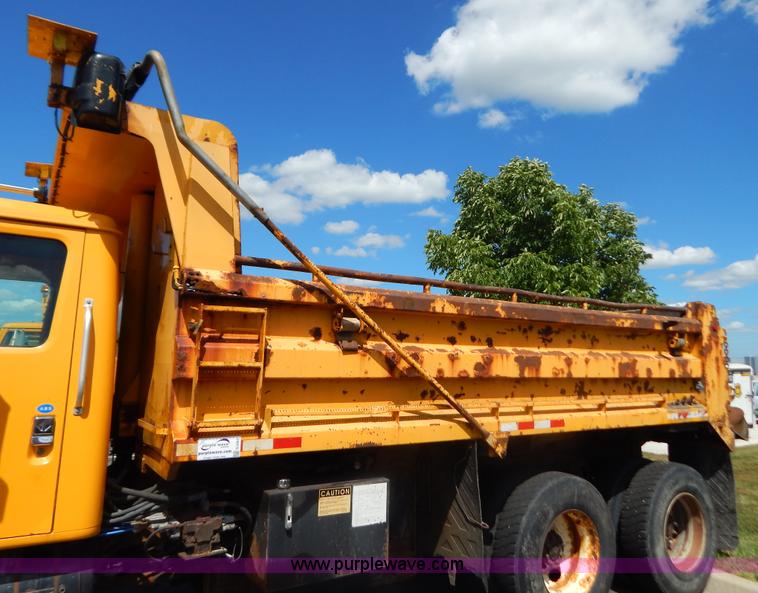 image for item G3483 1999 International 4900 tandem axle dump truck