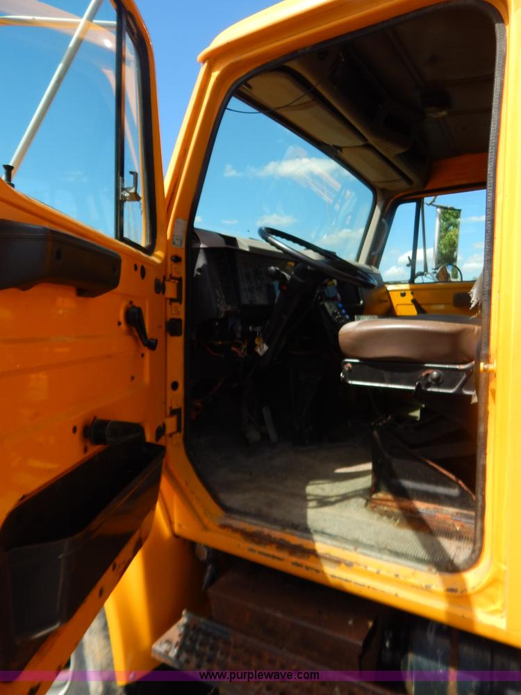 image for item G3483 1999 International 4900 tandem axle dump truck