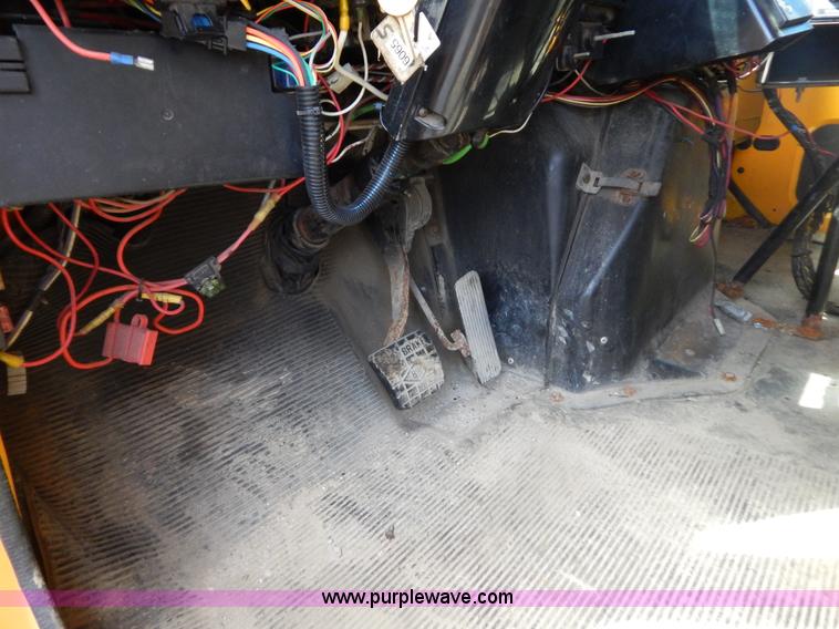 image for item G3483 1999 International 4900 tandem axle dump truck