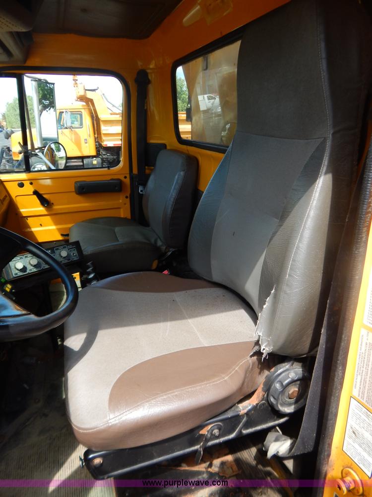 image for item G3483 1999 International 4900 tandem axle dump truck