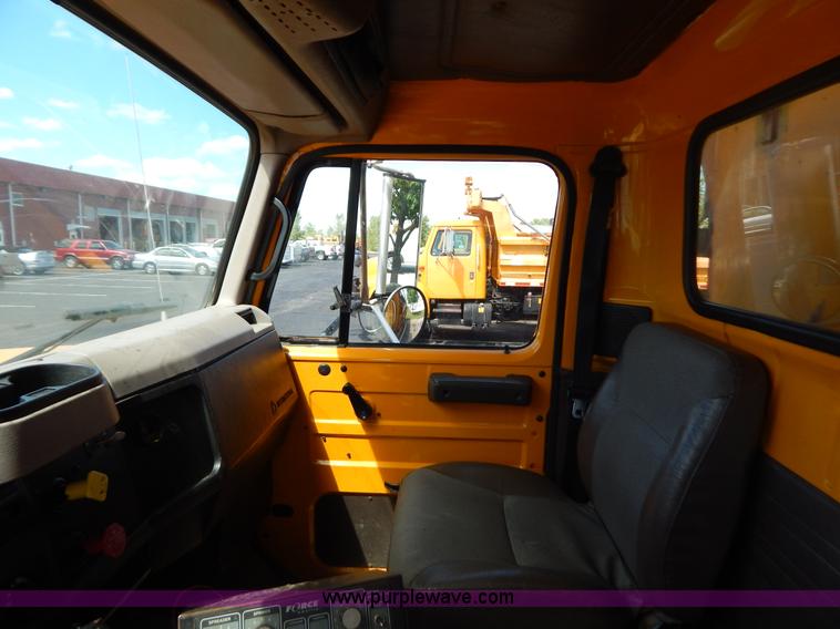 image for item G3483 1999 International 4900 tandem axle dump truck