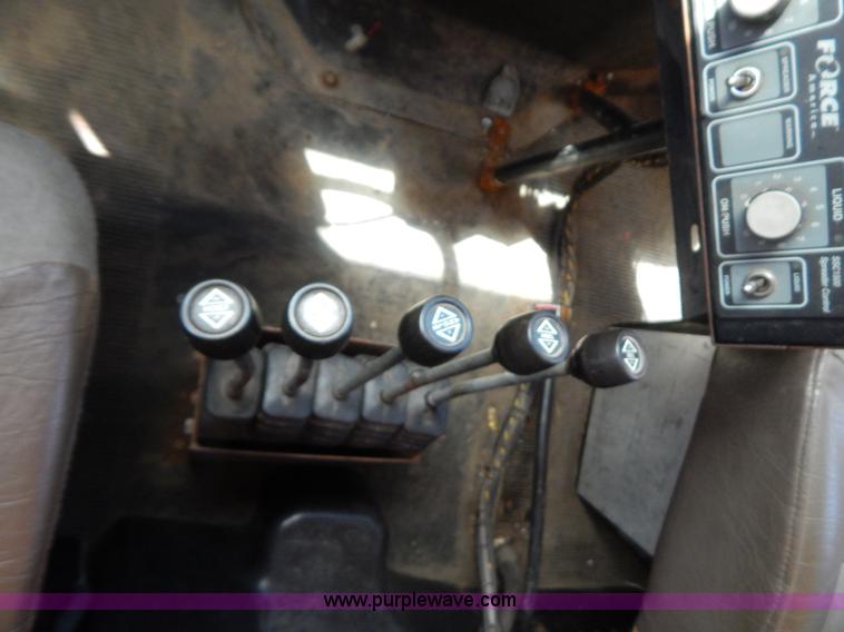 image for item G3483 1999 International 4900 tandem axle dump truck