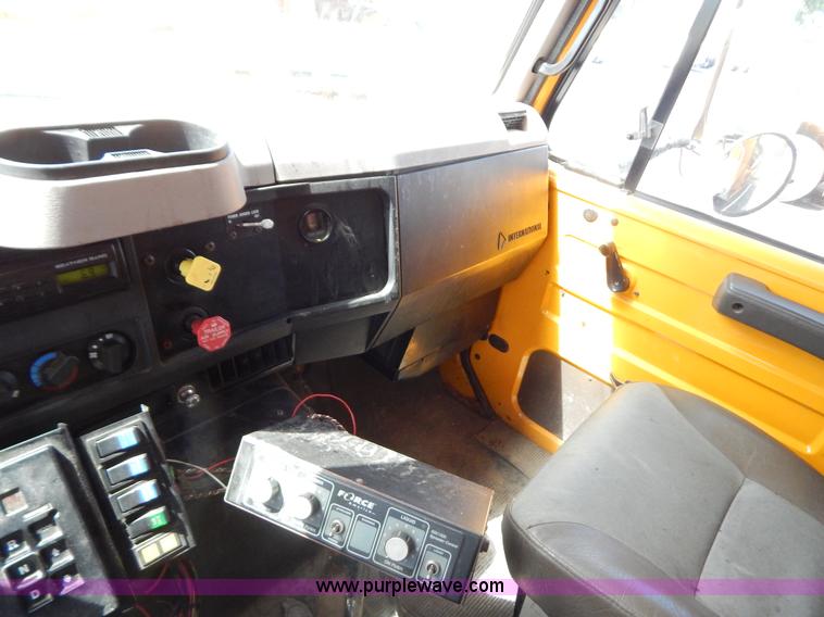 image for item G3483 1999 International 4900 tandem axle dump truck