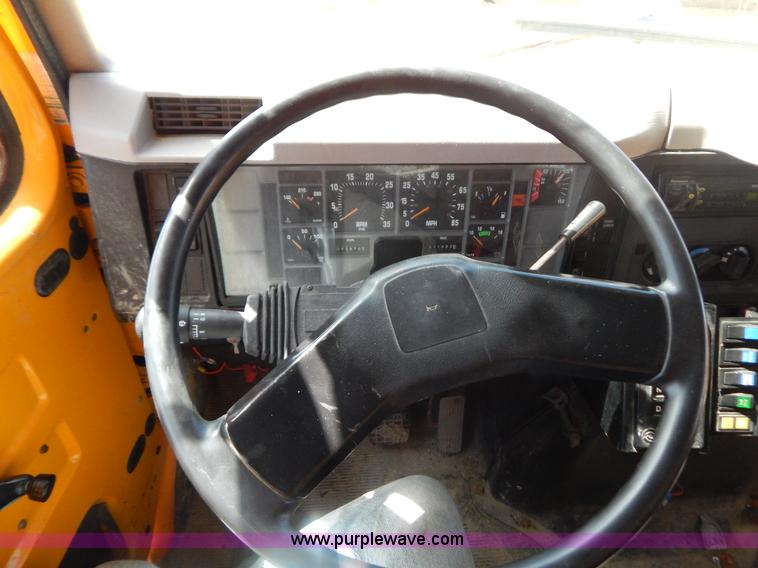 image for item G3483 1999 International 4900 tandem axle dump truck