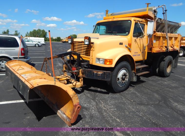 image for item G3484 1997 International 4900 dump truck