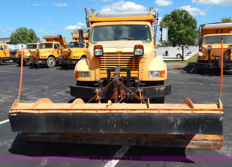 image for item G3484 1997 International 4900 dump truck