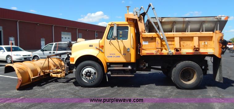 image for item G3484 1997 International 4900 dump truck