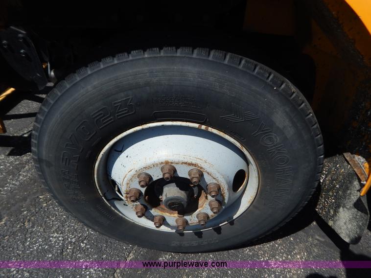 image for item G3484 1997 International 4900 dump truck