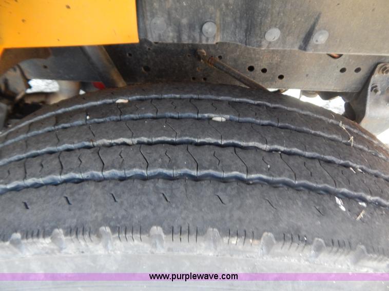 image for item G3484 1997 International 4900 dump truck