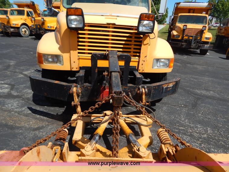 image for item G3484 1997 International 4900 dump truck