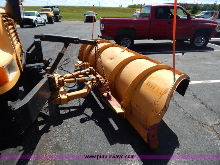 image for item G3484 1997 International 4900 dump truck