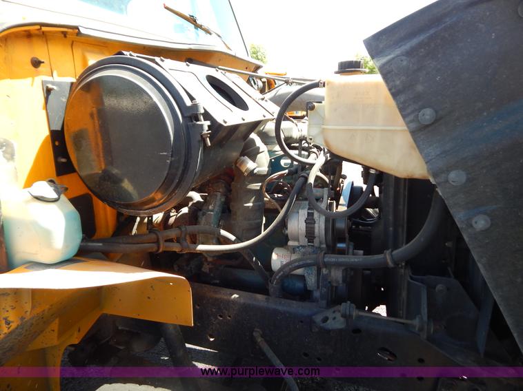 image for item G3484 1997 International 4900 dump truck