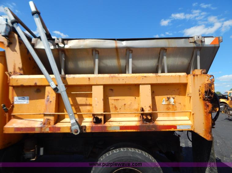 image for item G3484 1997 International 4900 dump truck