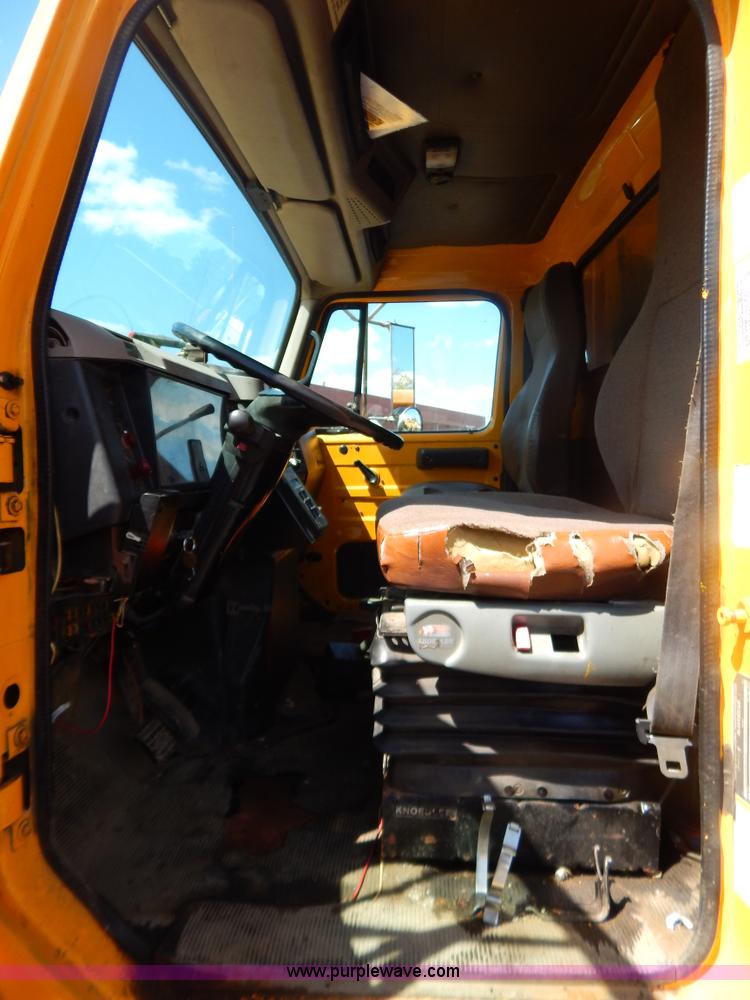 image for item G3484 1997 International 4900 dump truck