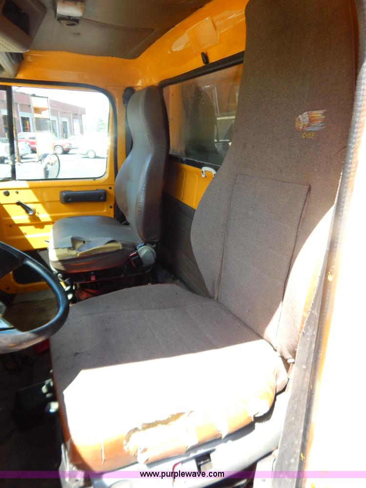 image for item G3484 1997 International 4900 dump truck