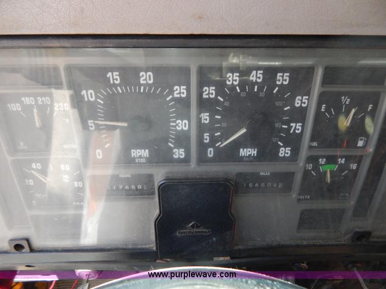 image for item G3484 1997 International 4900 dump truck