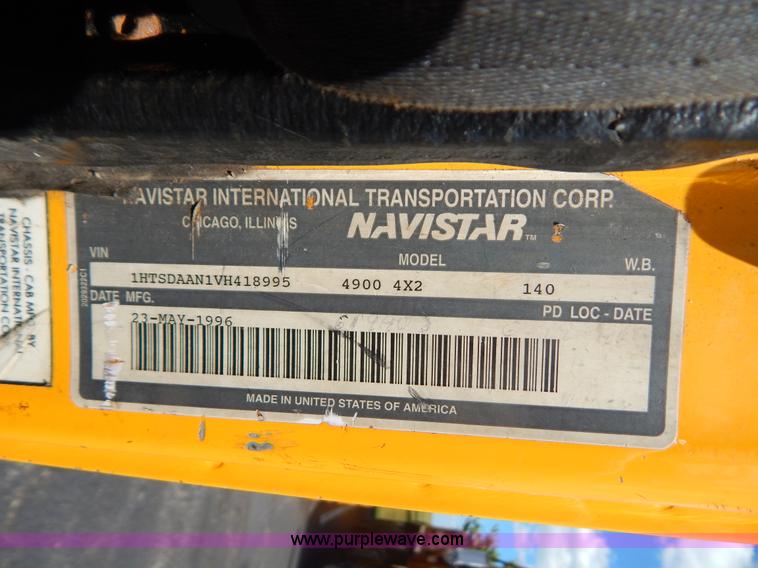 image for item G3484 1997 International 4900 dump truck