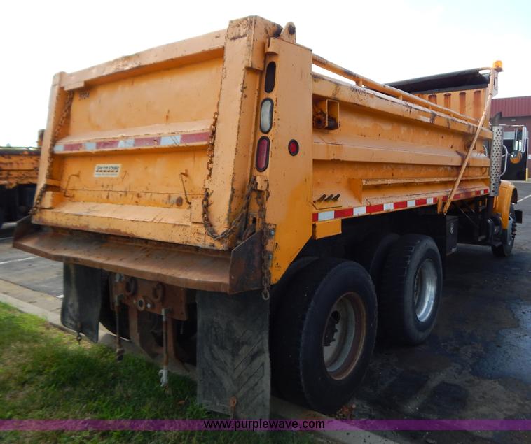 image for item G3485 1998 International 4900 tandem axle dump truck
