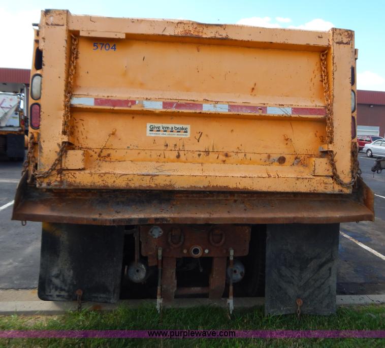 image for item G3485 1998 International 4900 tandem axle dump truck