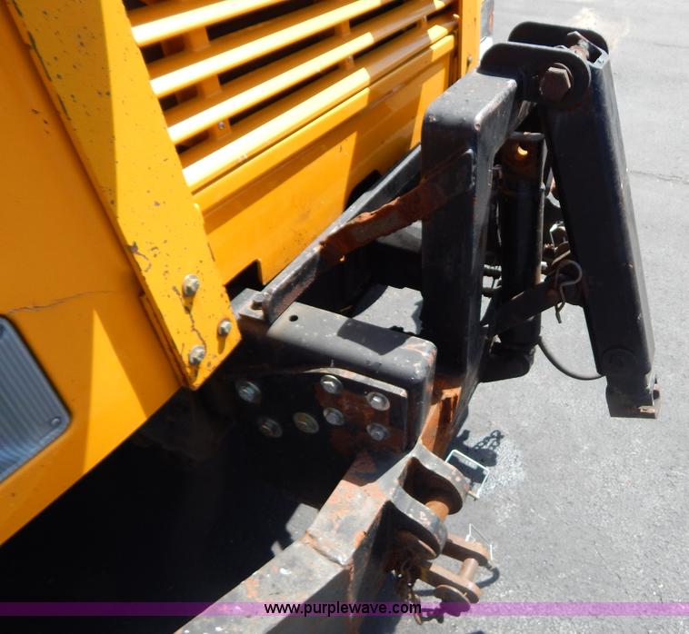 image for item G3485 1998 International 4900 tandem axle dump truck