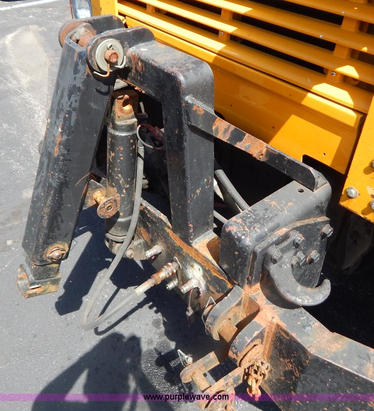 image for item G3485 1998 International 4900 tandem axle dump truck