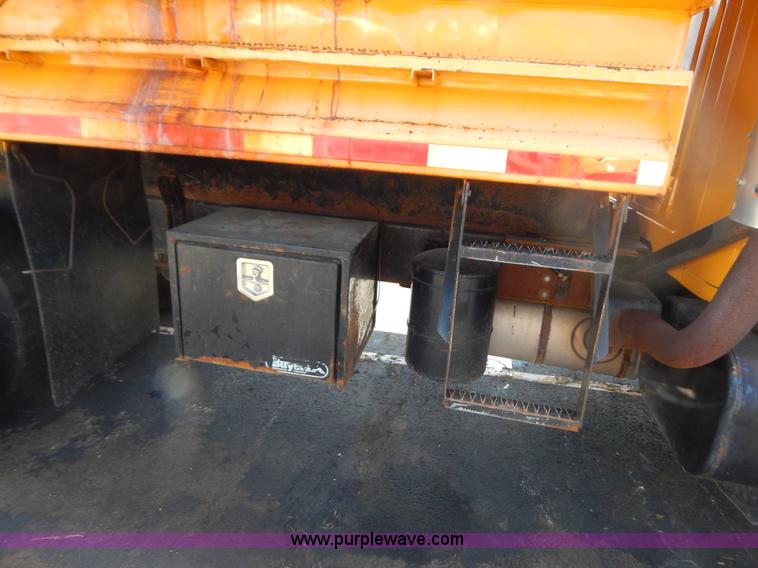 image for item G3485 1998 International 4900 tandem axle dump truck