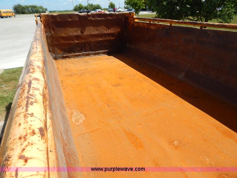 image for item G3485 1998 International 4900 tandem axle dump truck