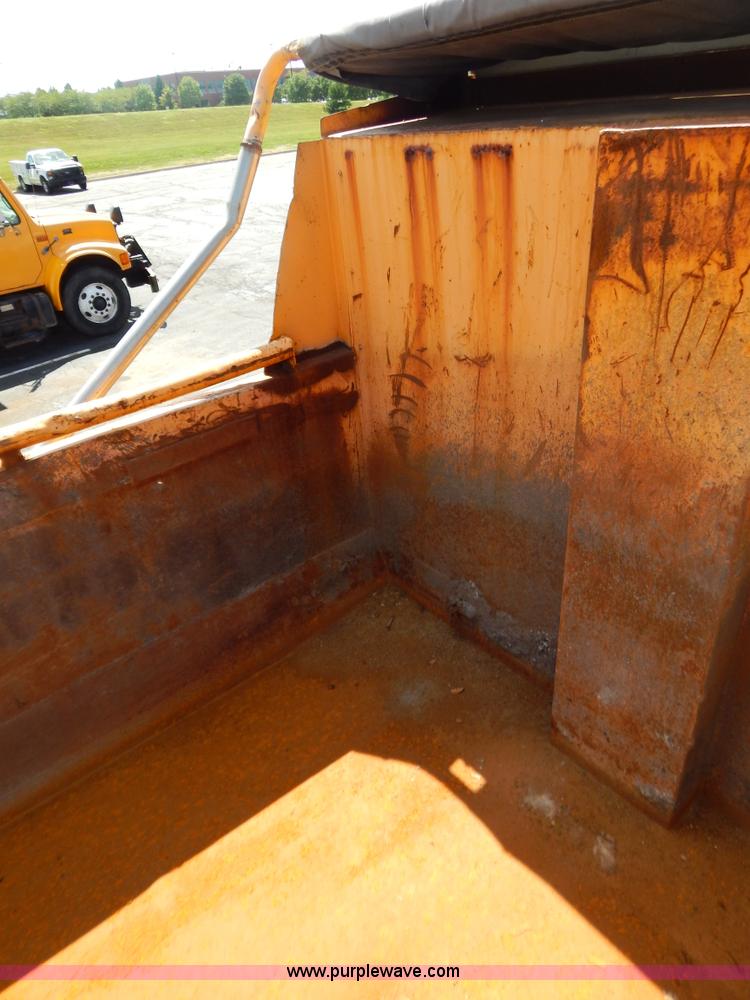 image for item G3485 1998 International 4900 tandem axle dump truck