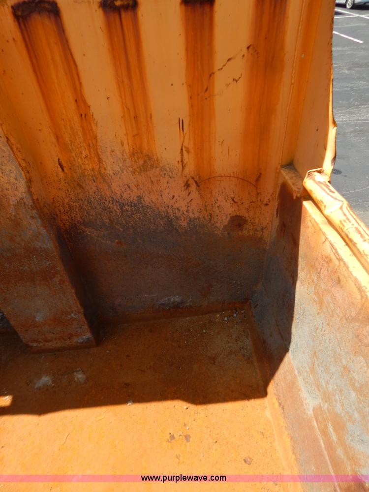 image for item G3485 1998 International 4900 tandem axle dump truck