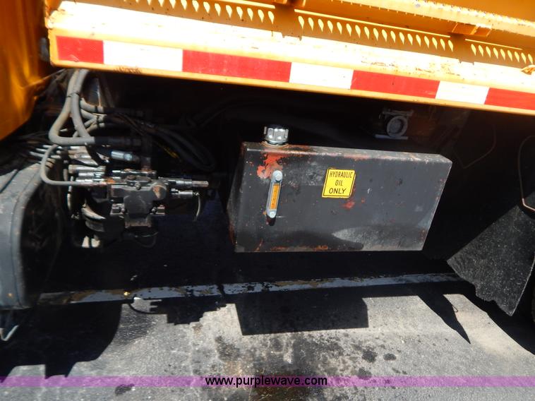 image for item G3485 1998 International 4900 tandem axle dump truck