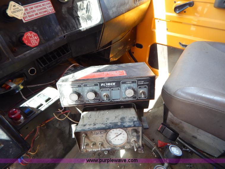 image for item G3486 1999 International 4900 dump truck