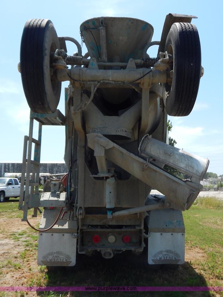 image for item G3495 1990 Freightliner FLC112SD 10 yard concrete mixer