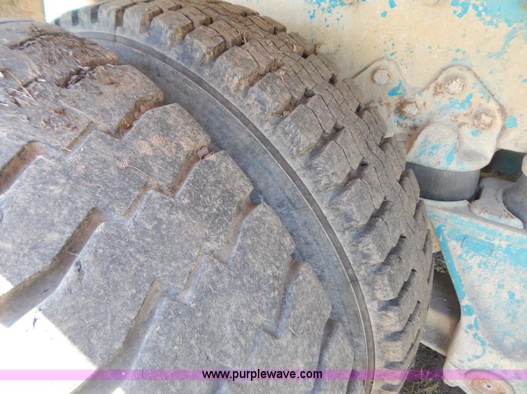 image for item G3495 1990 Freightliner FLC112SD 10 yard concrete mixer