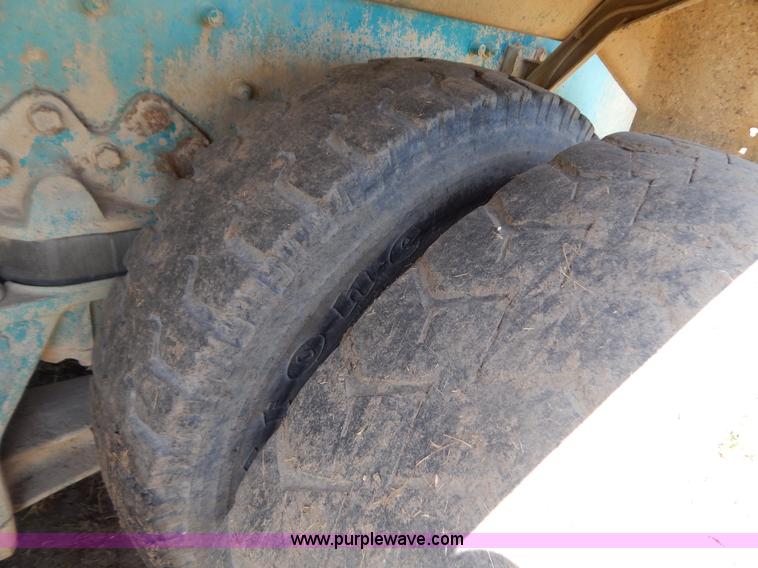 image for item G3495 1990 Freightliner FLC112SD 10 yard concrete mixer