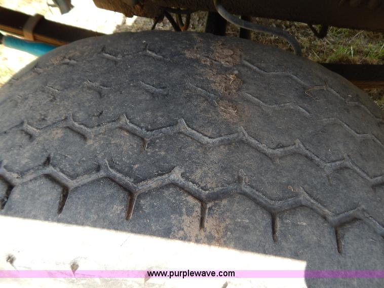 image for item G3495 1990 Freightliner FLC112SD 10 yard concrete mixer