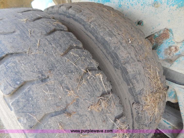 image for item G3495 1990 Freightliner FLC112SD 10 yard concrete mixer