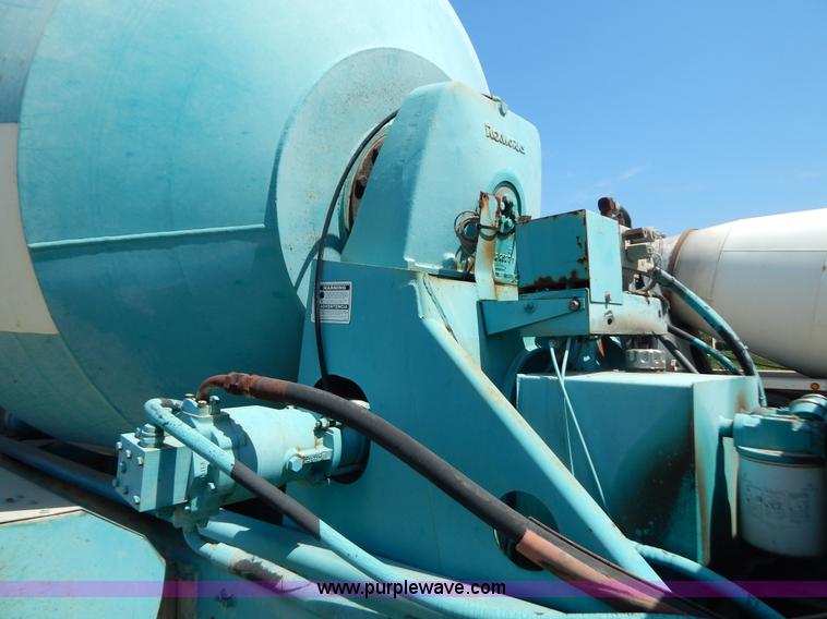 image for item G3495 1990 Freightliner FLC112SD 10 yard concrete mixer