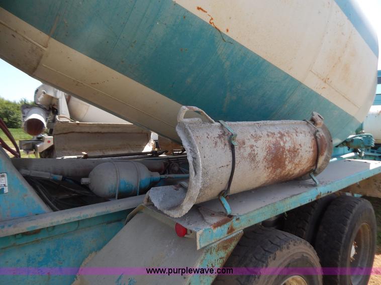 image for item G3495 1990 Freightliner FLC112SD 10 yard concrete mixer