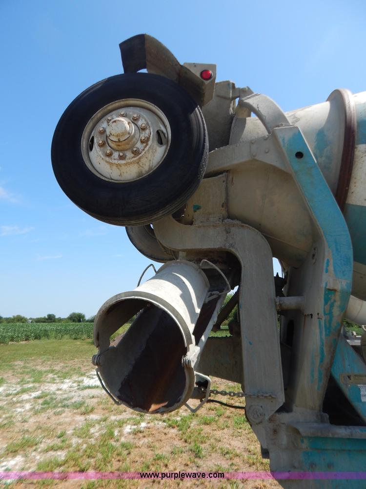 image for item G3495 1990 Freightliner FLC112SD 10 yard concrete mixer