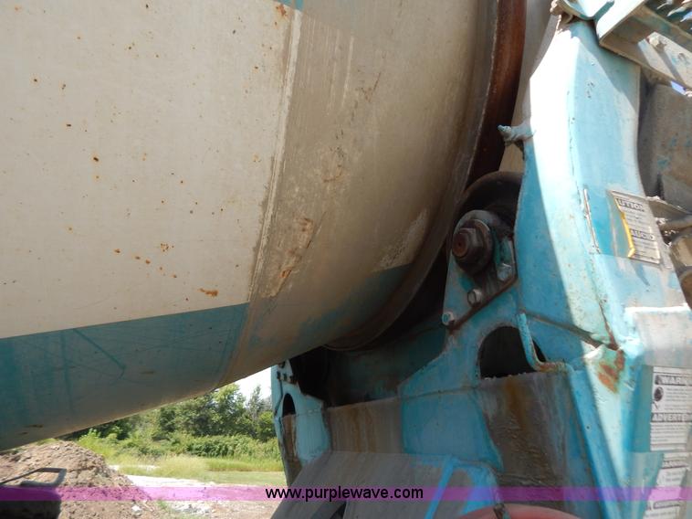 image for item G3495 1990 Freightliner FLC112SD 10 yard concrete mixer