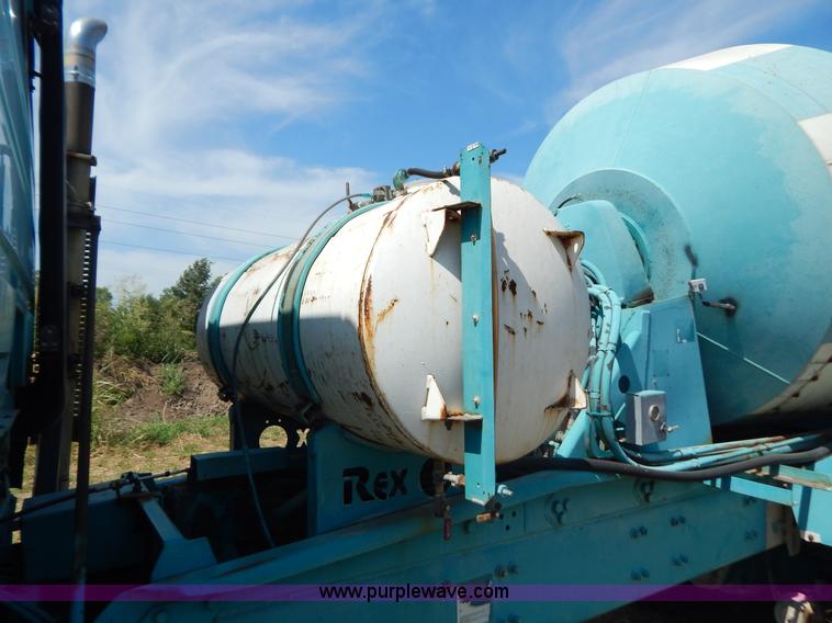 image for item G3495 1990 Freightliner FLC112SD 10 yard concrete mixer